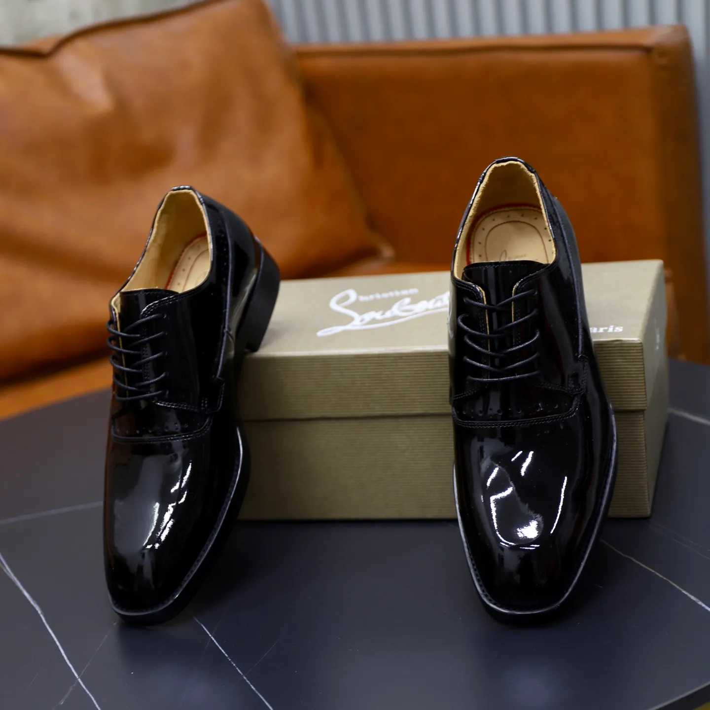 Ex-factory price: 620💰Christia*.Loubouti*🆑High-end men’s business formal leather shoes | Classic red sole shoes | Original imported first-layer cowhide | Water-dyed cowhide lining | Italian imported red rubber outsole | High-end luxury | Perfect interpretation of fashion, sunshine, style, suitable for various occasions Size: 39-44 (38.45 custom-made)
